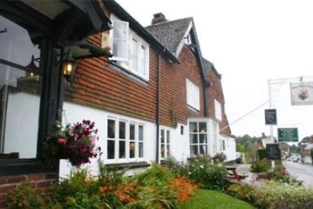 The Bear Inn And Burwash Motel Zewnętrze zdjęcie