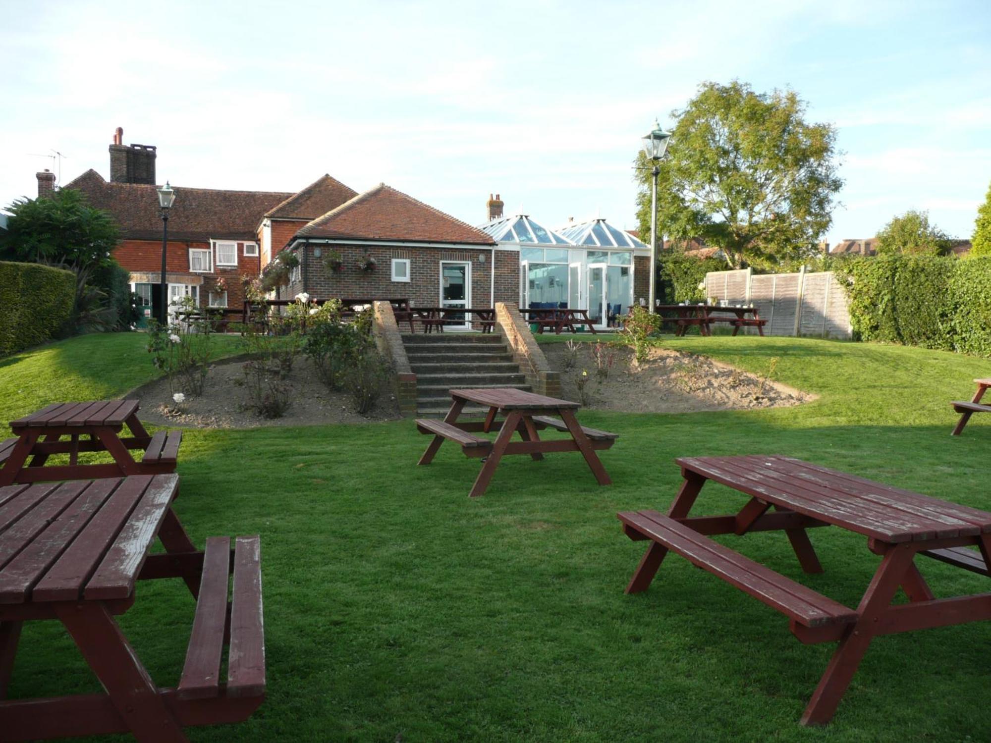 The Bear Inn And Burwash Motel Zewnętrze zdjęcie