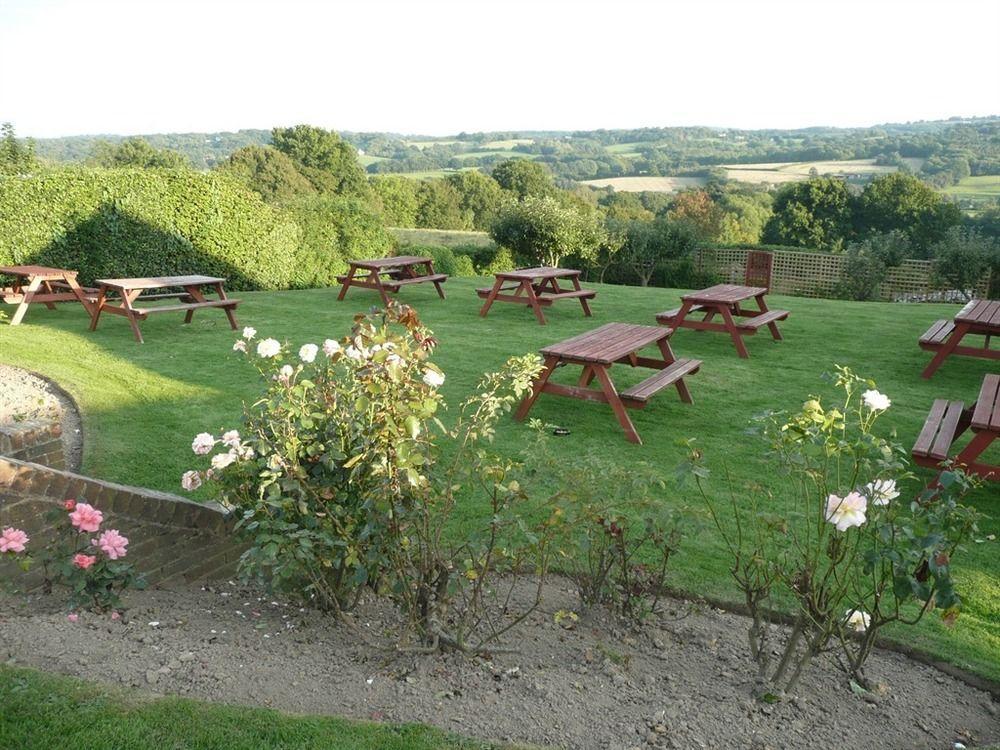 The Bear Inn And Burwash Motel Zewnętrze zdjęcie